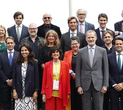 Su Majestad el Rey junto a la representación de los participantes en el "Spain Startup, South Summit 2023"